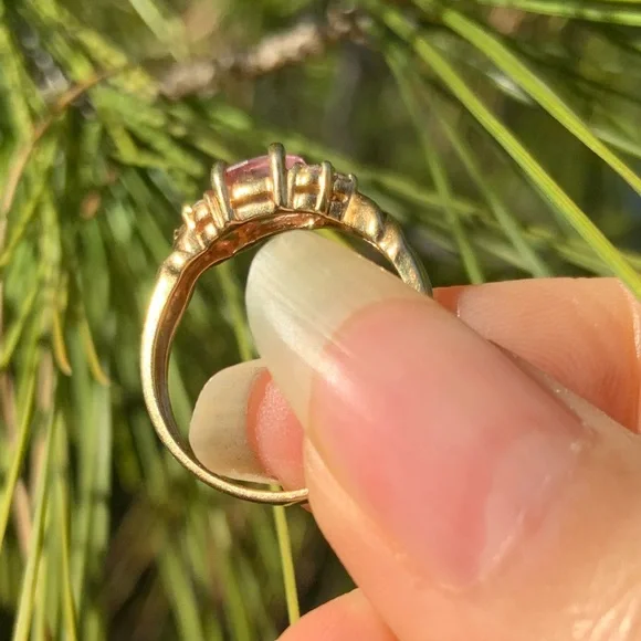 Lovely Vintage 14KT Yellow Gold Pink Topaz and Diamond Ring - Picture 5 of 6